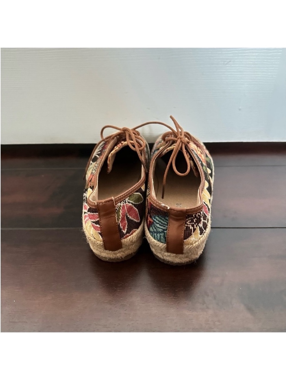 Size 8 (EU 39) Women’s Floral Tapestry Espadrille Sneakers Lace Up Boho Shoes - Picture 4 of 8